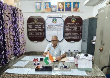 Dr. Mrityunjay Yadav, Principal of SNSY Degree College